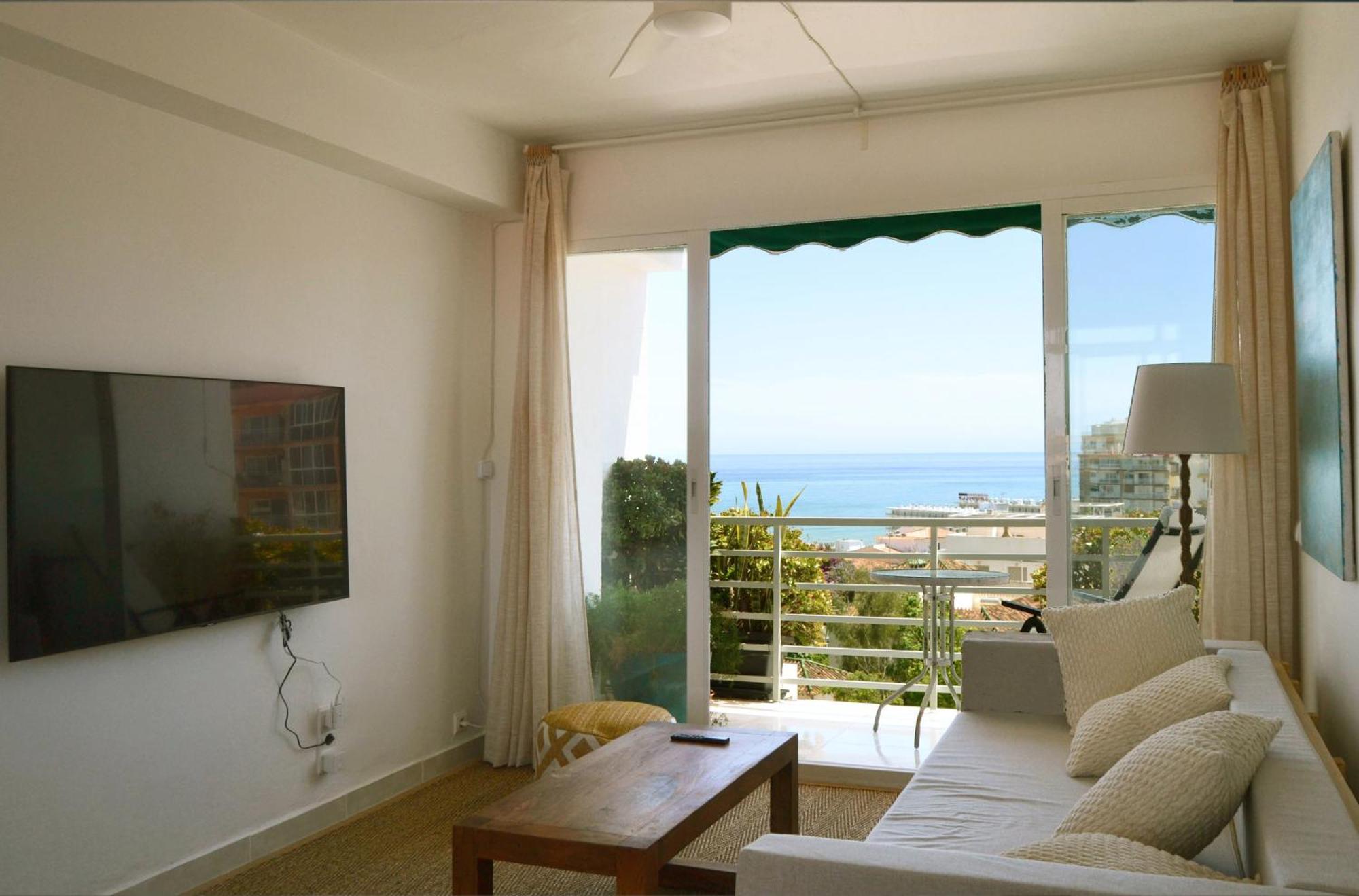 Light-Filled Apartment With Sea Views Torremolinos Exterior foto